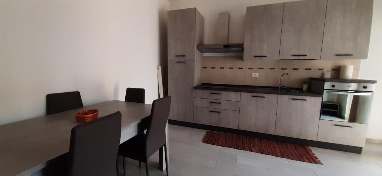 Comfy&Cozy Flat In Fiumicino Center Apartment Bagian luar foto